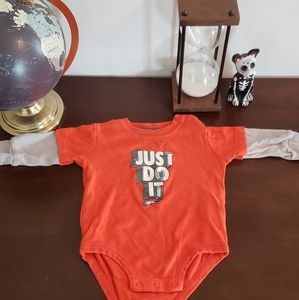 Baby Boy Nike Long Sleeve Onesies 6-9m